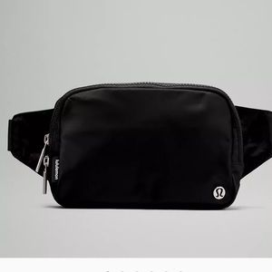 Everywhere Belt Bag Large 2L - Like New